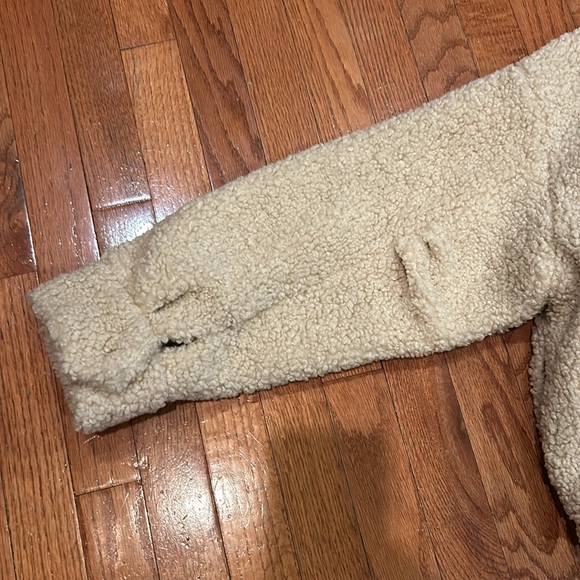 Lulus women’s coat size small. - Picture 7 of 8